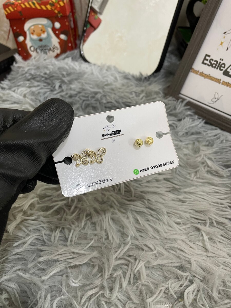 Boucles d'oreilles dorées élégantes