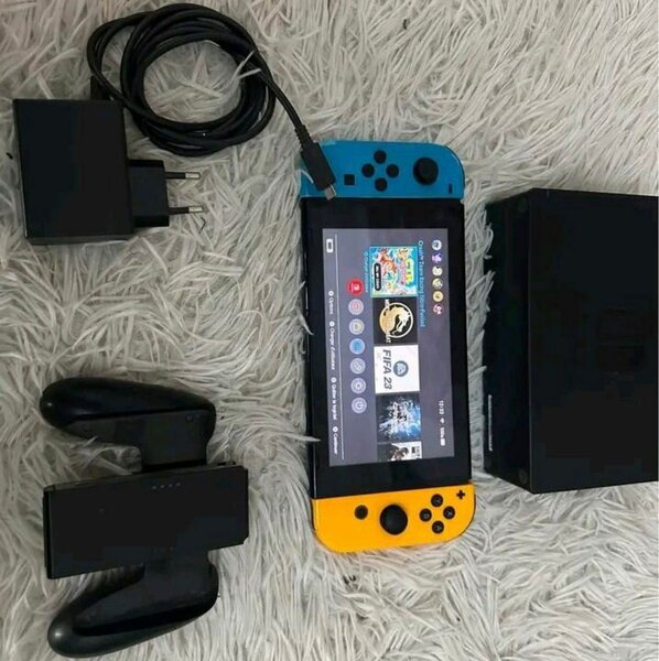 Console Nintendo Switch colorée