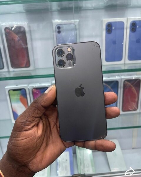 iPhone 12 Pro Max Noir 256 Go