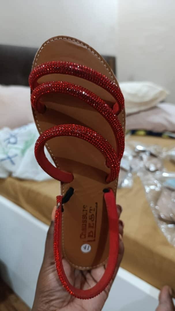 𝕊𝕒𝕟𝕕𝕒𝕝𝕖𝕥𝕥𝕖𝕤 𝔻𝕖 𝕤𝕠𝕣𝕥𝕚𝕖