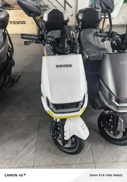 Scooter électrique Revvo