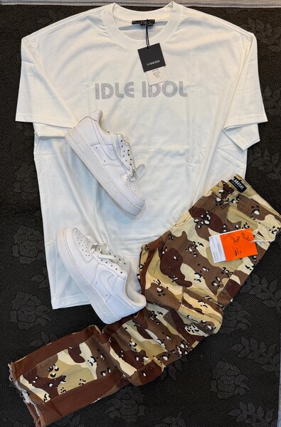 Ensemble T-shirt et pantalon