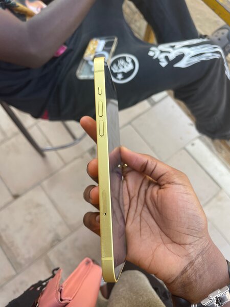 iPhone 14 Plus Jaune 128 Go