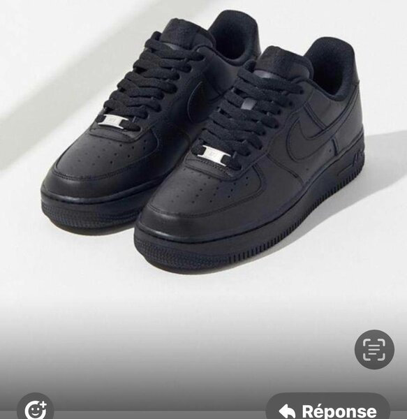 Sneakers en cuir noir tendance