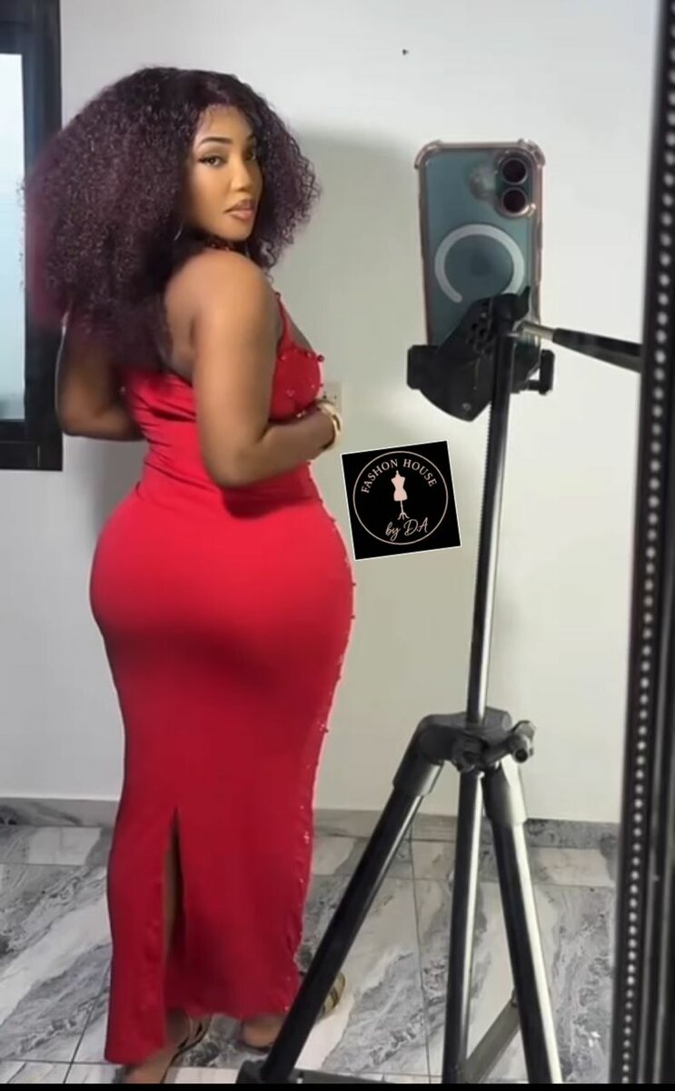 Robe longue rouge élégante