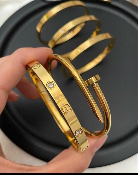 Cartier handcuff