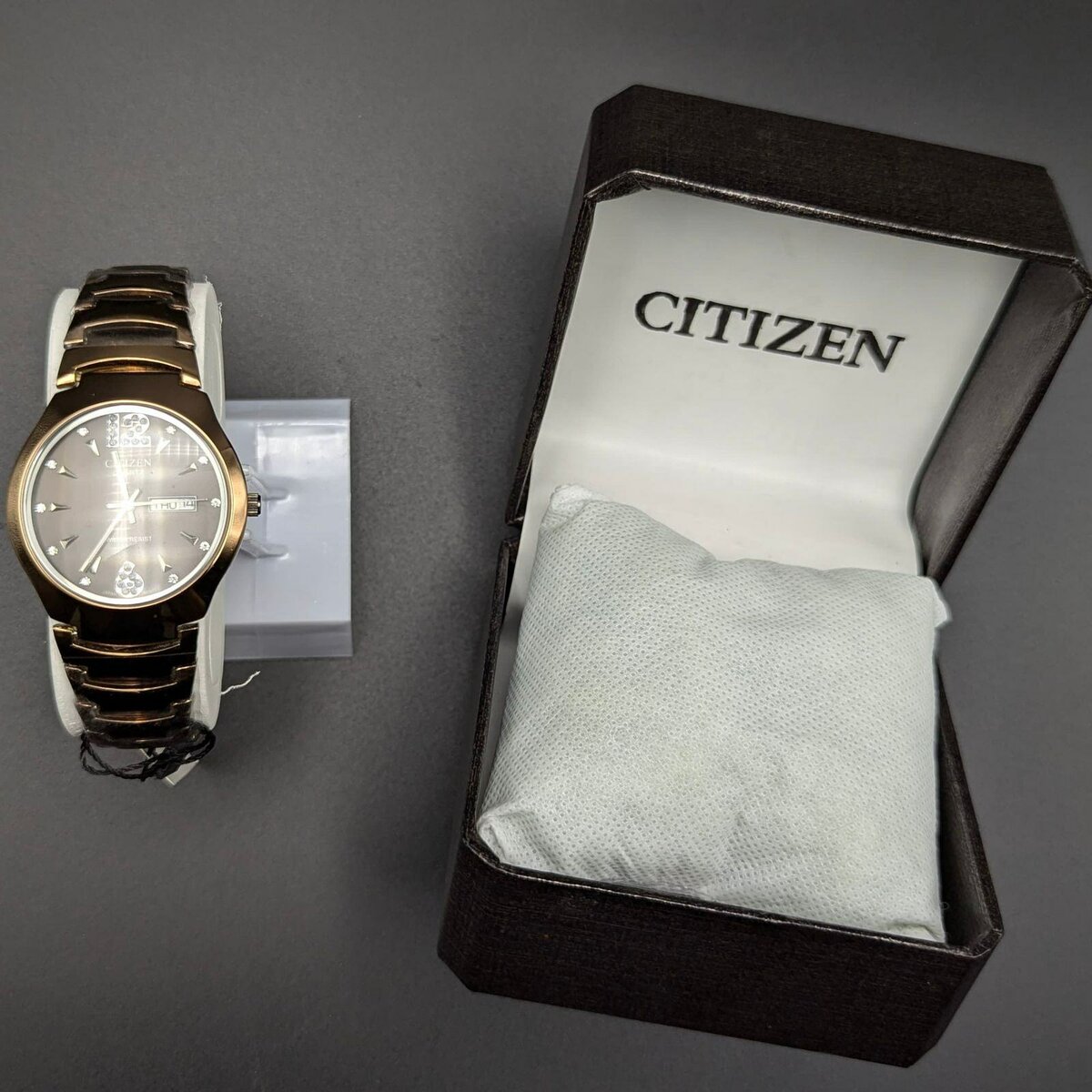 CITIZEN WATCH DAYS AND DATES STAINLESS STEEL