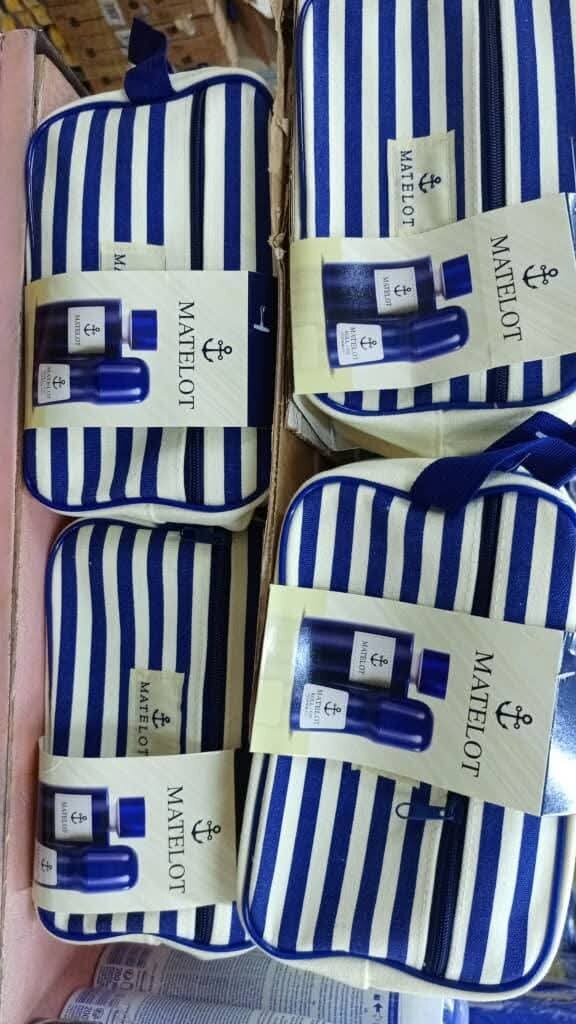 Trousse de toilette rayée bleue