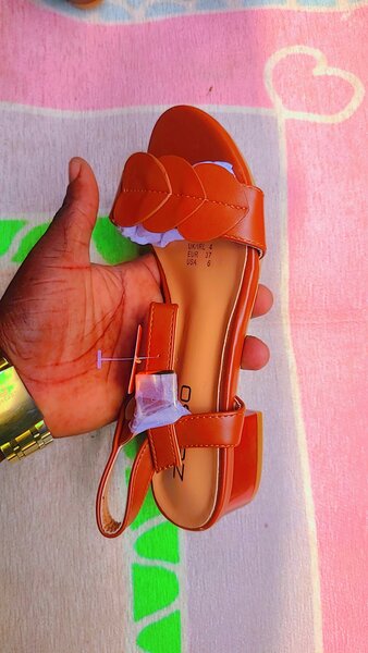 Sandales rouges élégantes femme