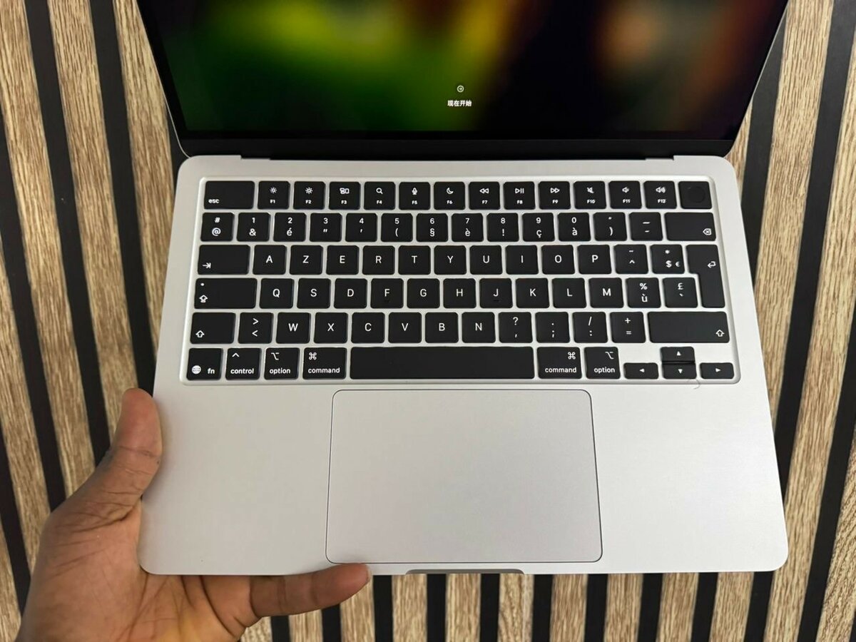 MacBook Air M4 (2025)