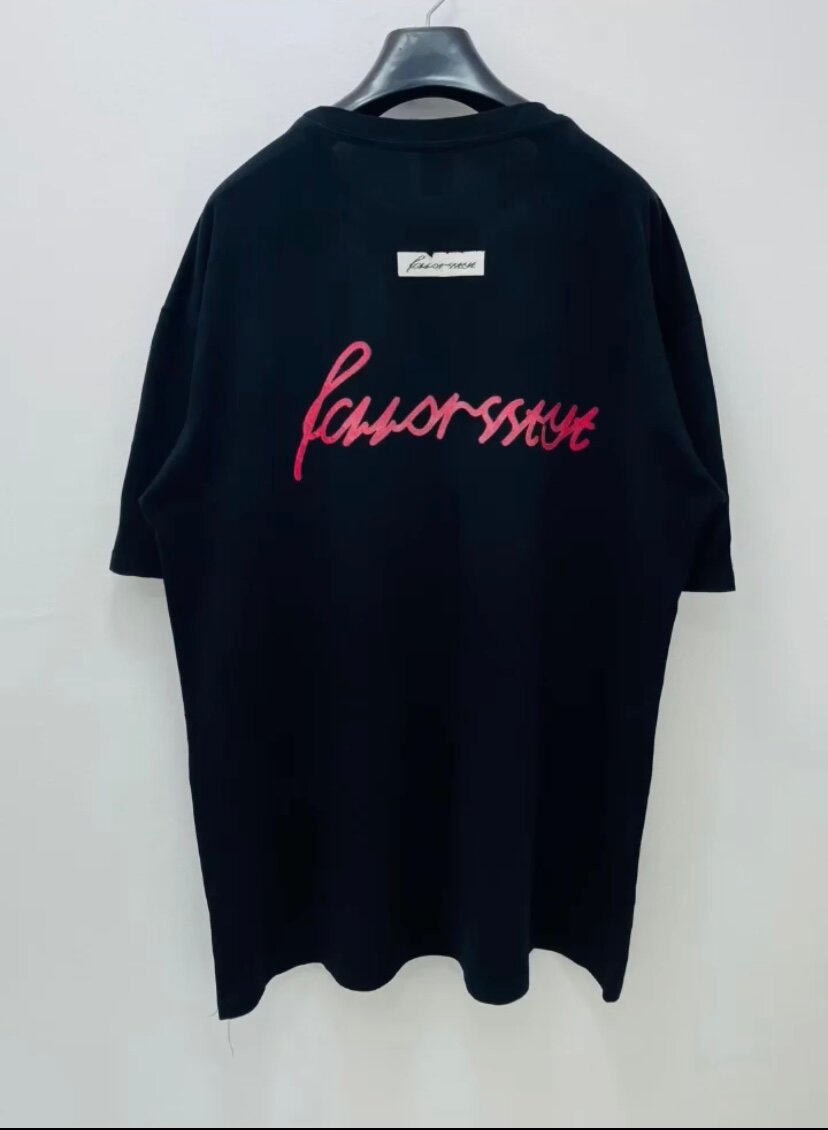 T-shirt noire unisexe tendance