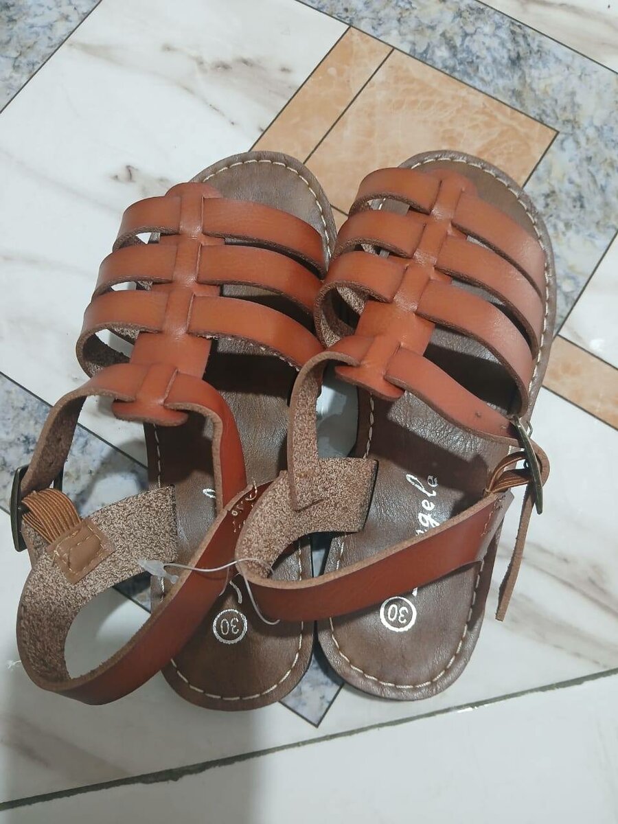 CHAUSSURES FERMÉS PUR CUIR