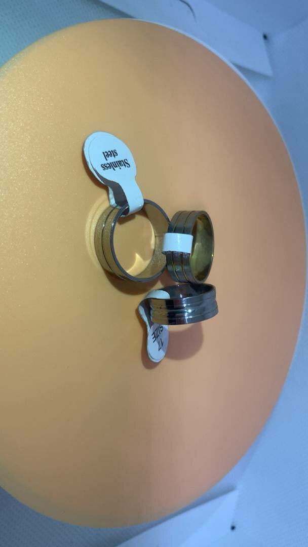 Alliances élégantes en acier inoxydable