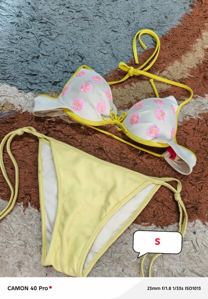 Bikini fleuri jaune pastel