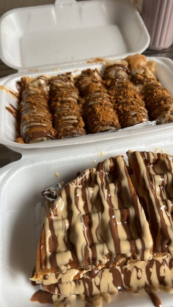 Combo de gaufres et de crêpes