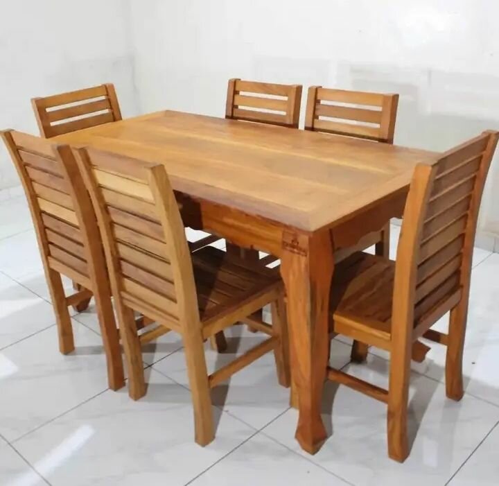 Table à manger en bois massif