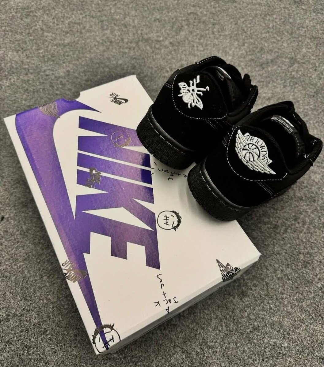 JORDAN NIKE TRAVIS SCOTT