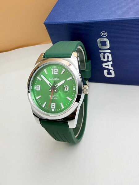 Montre Casio Quartz Verte