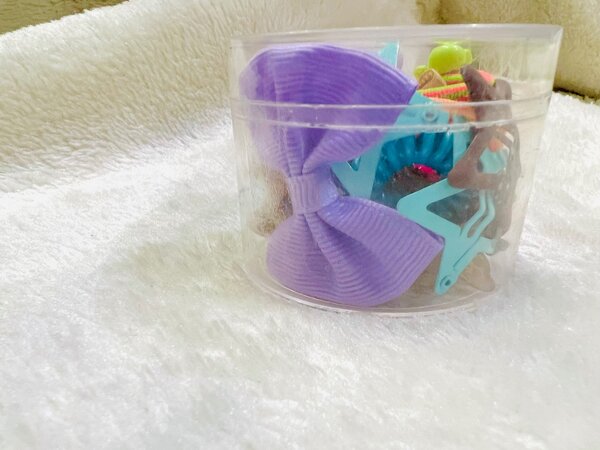 26 pieces hair accessories for girls with box.