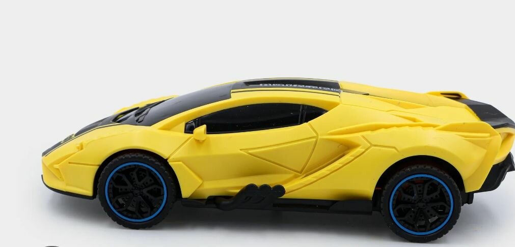 Voiture télécommandée jaune