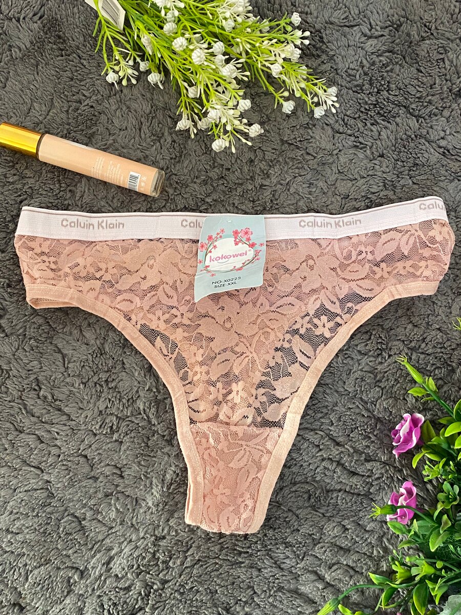 String en dentelle élégantes