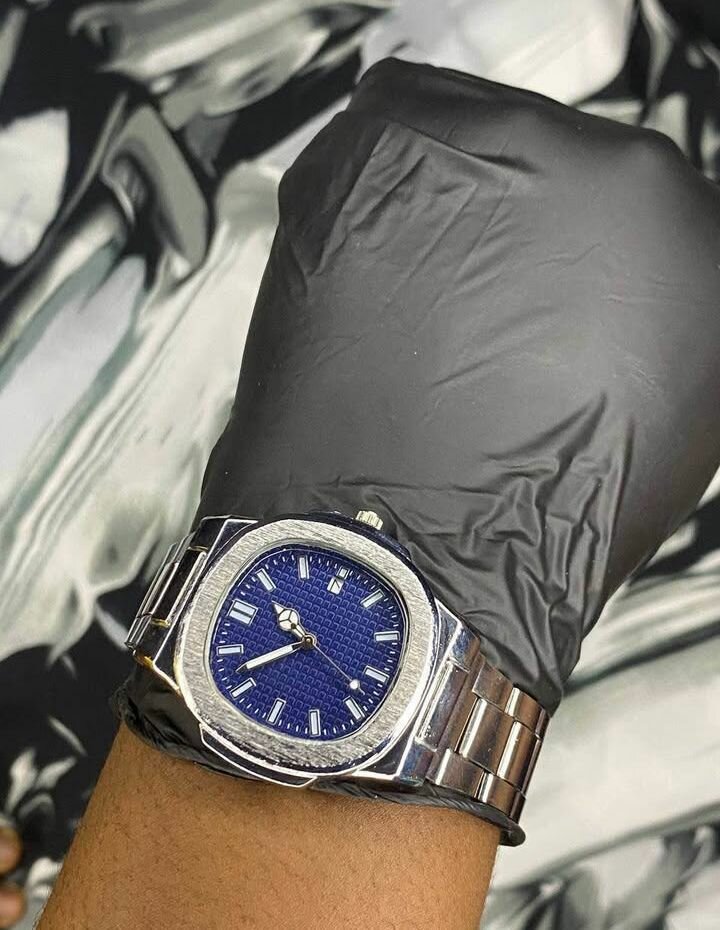 Montre Patek Philippe Calatrava acier