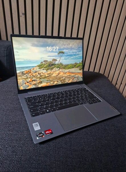 Ordinateur portable fin et puissant