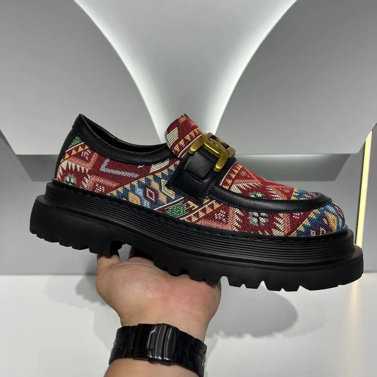 Mocassins à motif ethnique