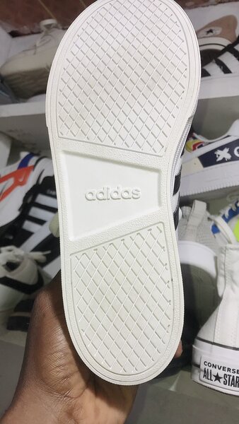 Baskets Adidas blanches