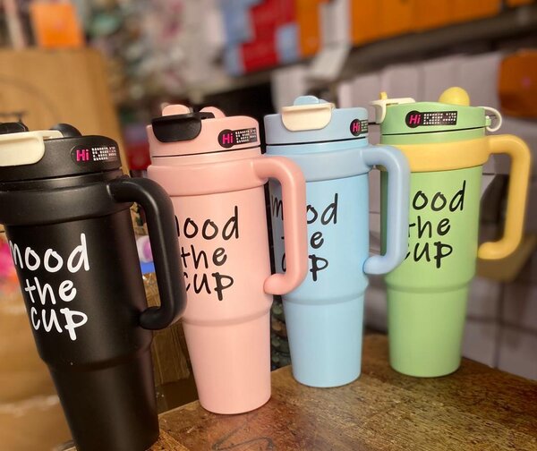 Tasses isothermes colorées