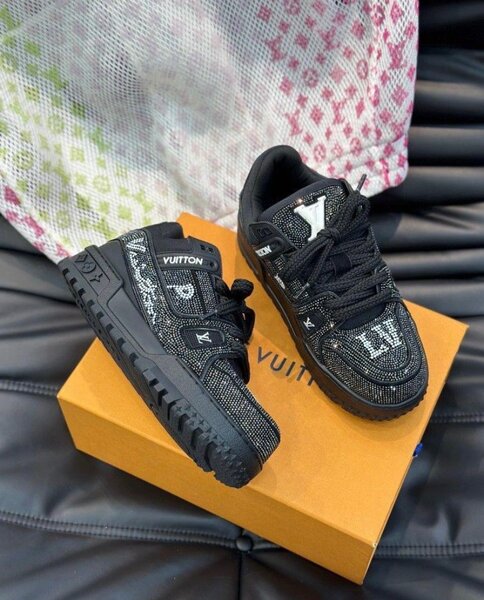 Chaussures LV