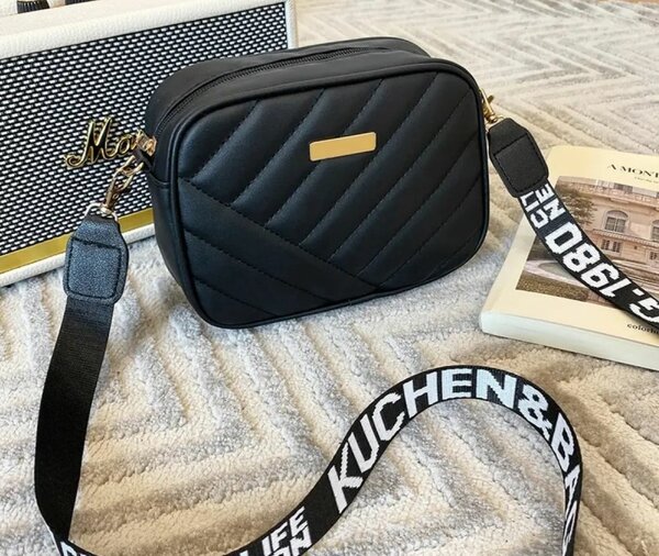 Crose hand bag for girls