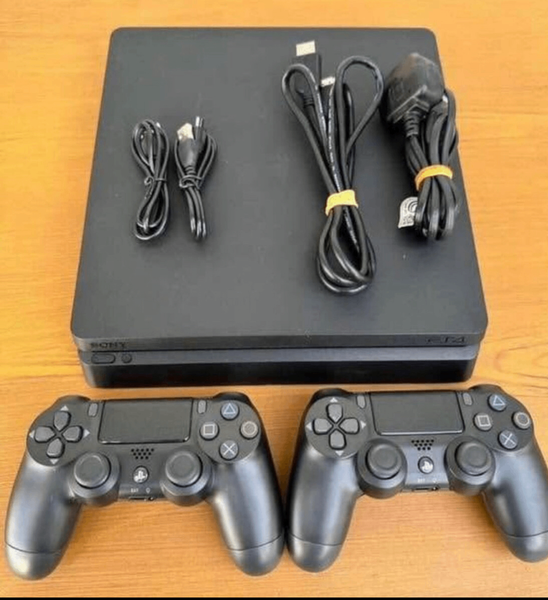 Console PS4 avec malette