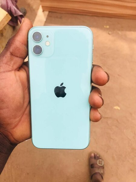 IPHONE11  64gig everything working perfectly