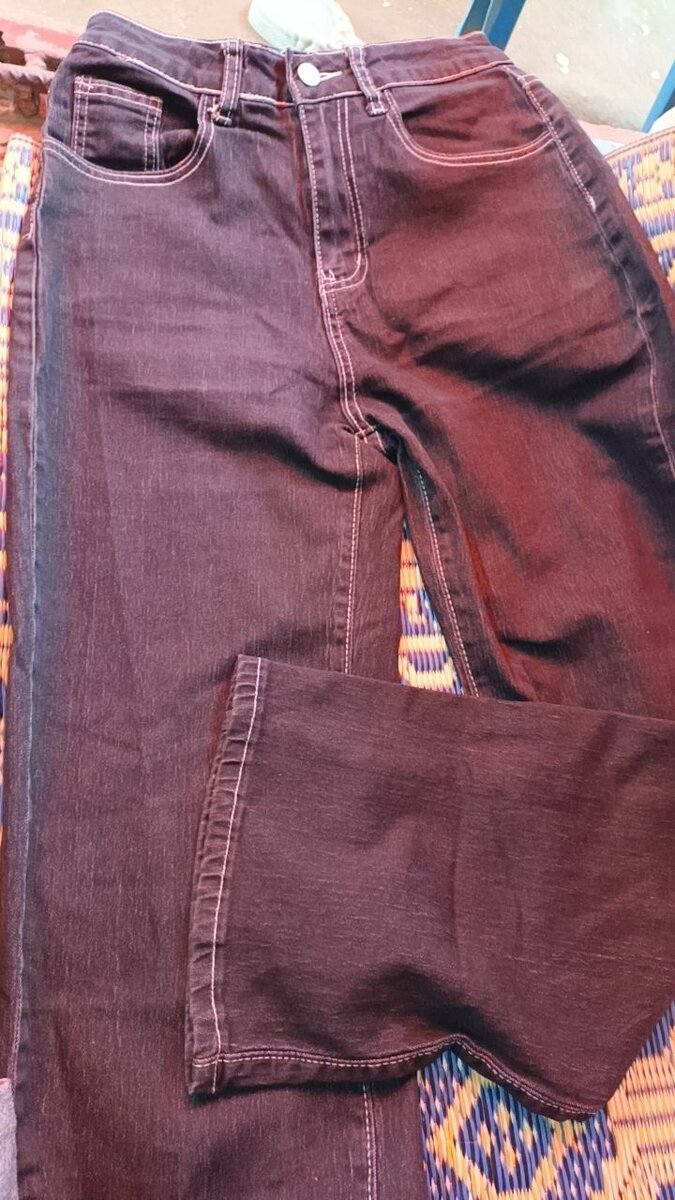 Jeans évasés en denim noir