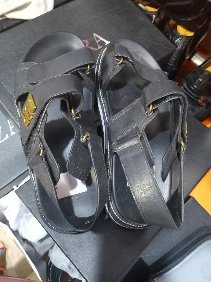 Luxury and high quality men sandals