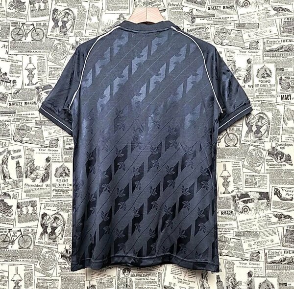 Maillot de foot rétro noir