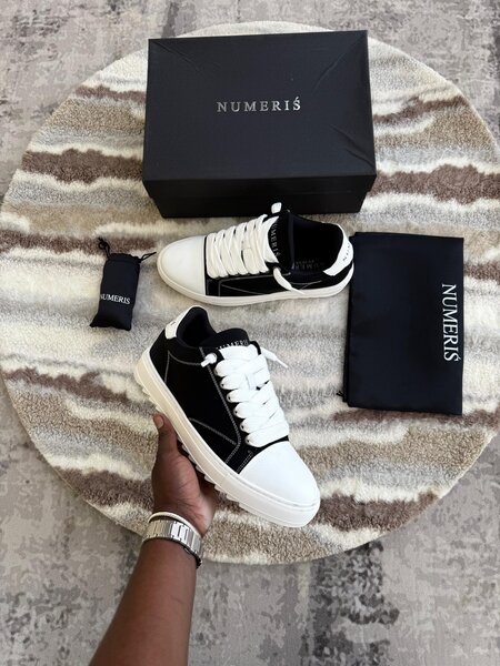 Numeris Noirs et Blancs