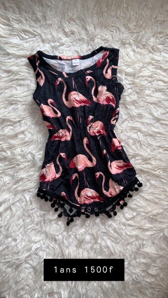 Combinaison fille noire avec flamants roses