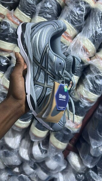 Asics Baskets Homme Gris