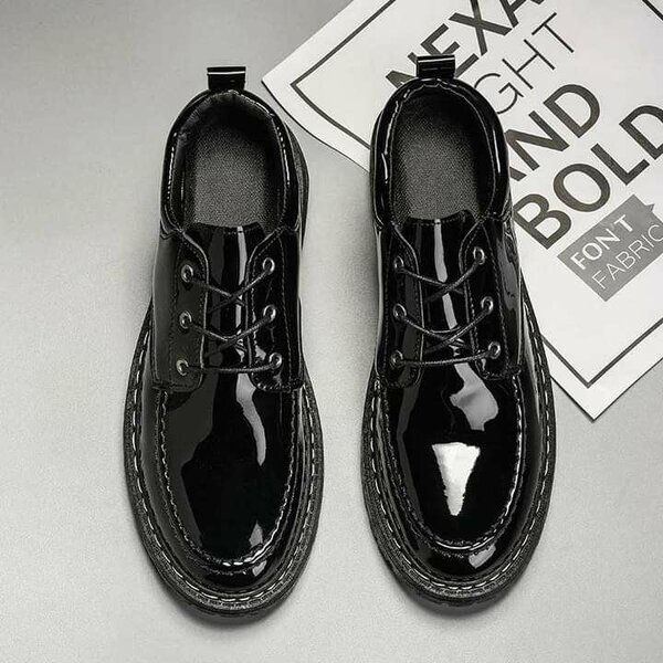 Chaussures cuir brillant