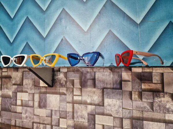 SEE THE WORLD WITH CONFIDENCE High-quality sunglasses 