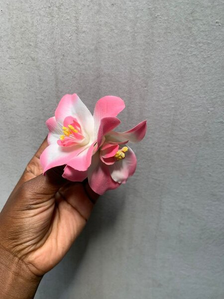 Fleurs Artificielles Élégantes