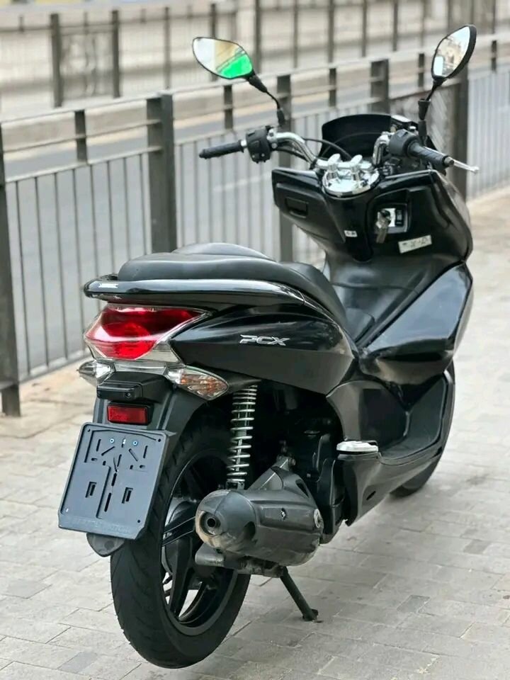 Scooter Honda PCX noir