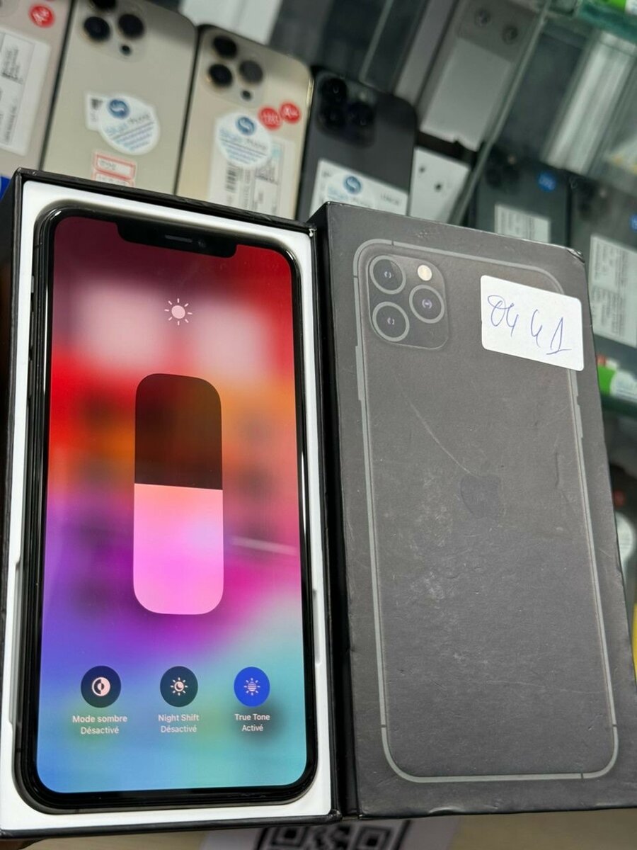 iPhone 11pro Max 256Giga quasi neuf