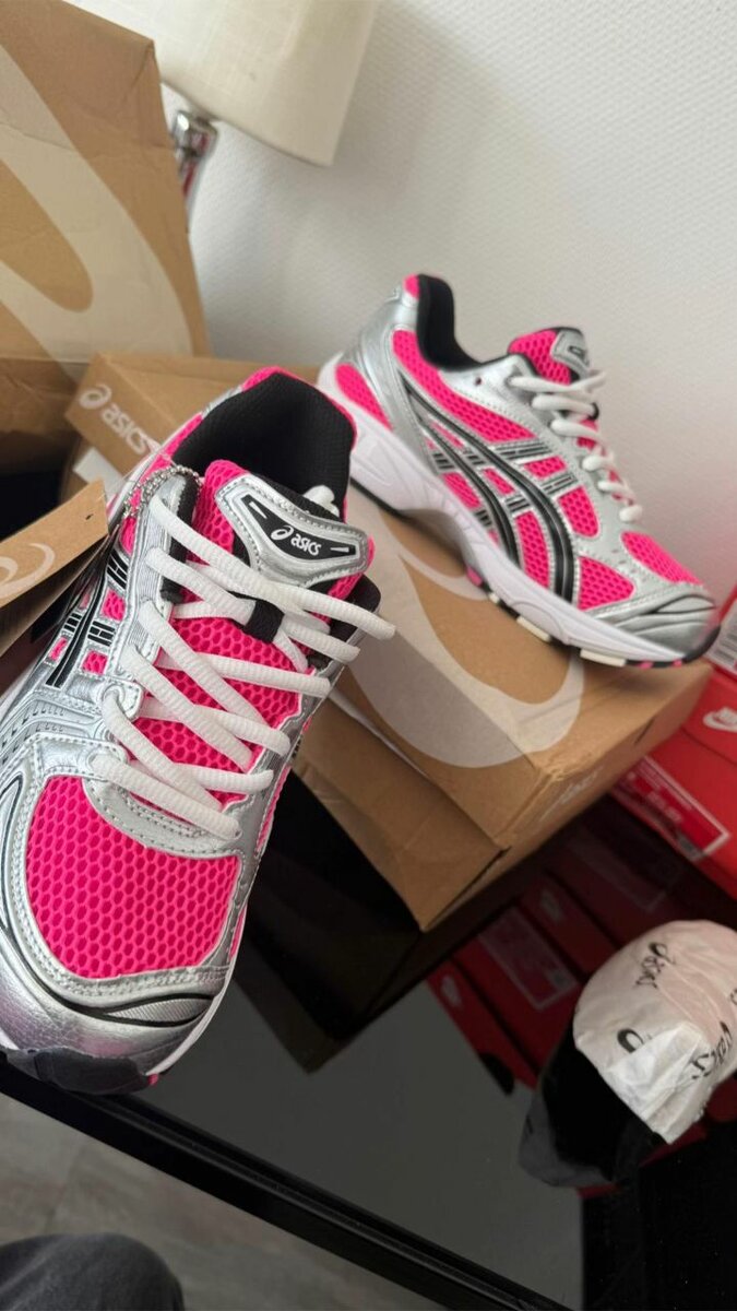 Baskets de running roses Asics
