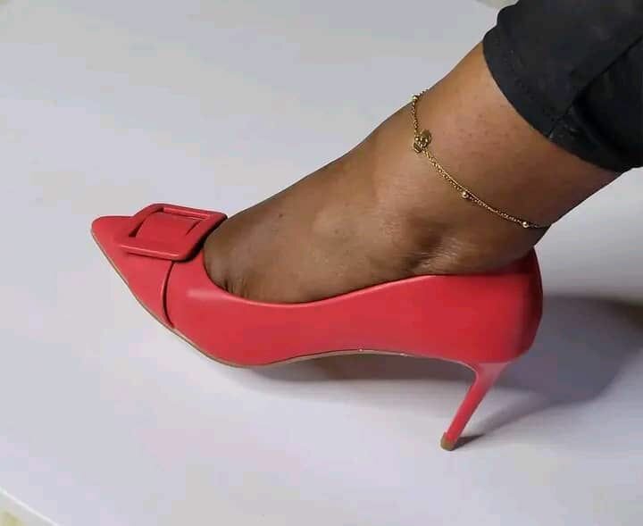 Élégants escarpins à talons