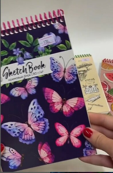 Красивый скейтч-бук