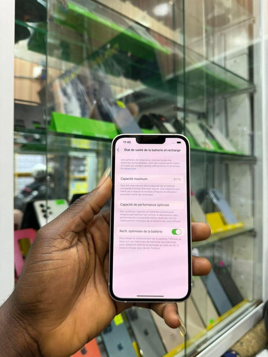 iPhone 13 128 giga et 2puces