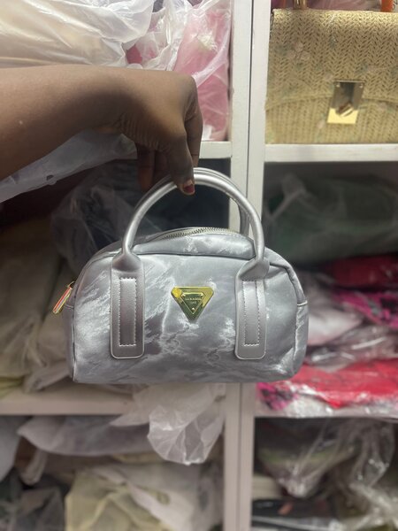 Sac à main rose élégant